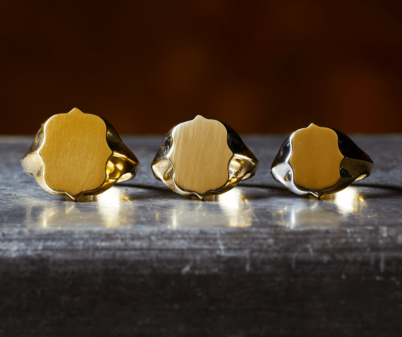 Personalised hand engraved gold Rebus signet ring with monogram initials 1920s Art Deco style with scalloped edge